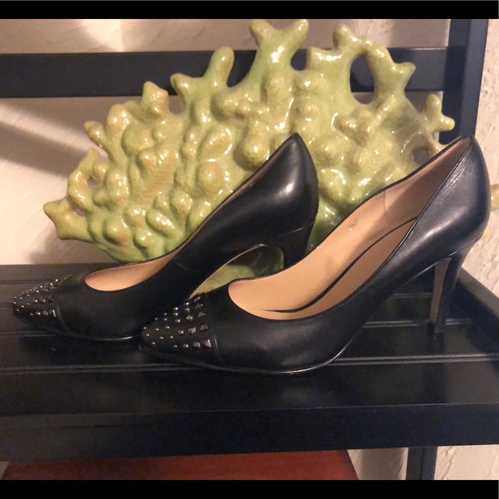 VANELi Ancyra Black Leather Heels W/ Studs sz 8.5 - Picture 2 of 7